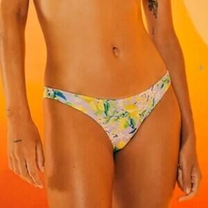 FARM RIO Lemon Dream Low Rise Bikini Bottom Swim Bathing Suit Floral NEW Size L